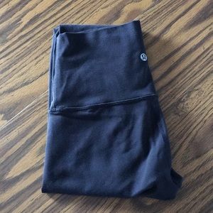 Black full length Lululemon leggings
